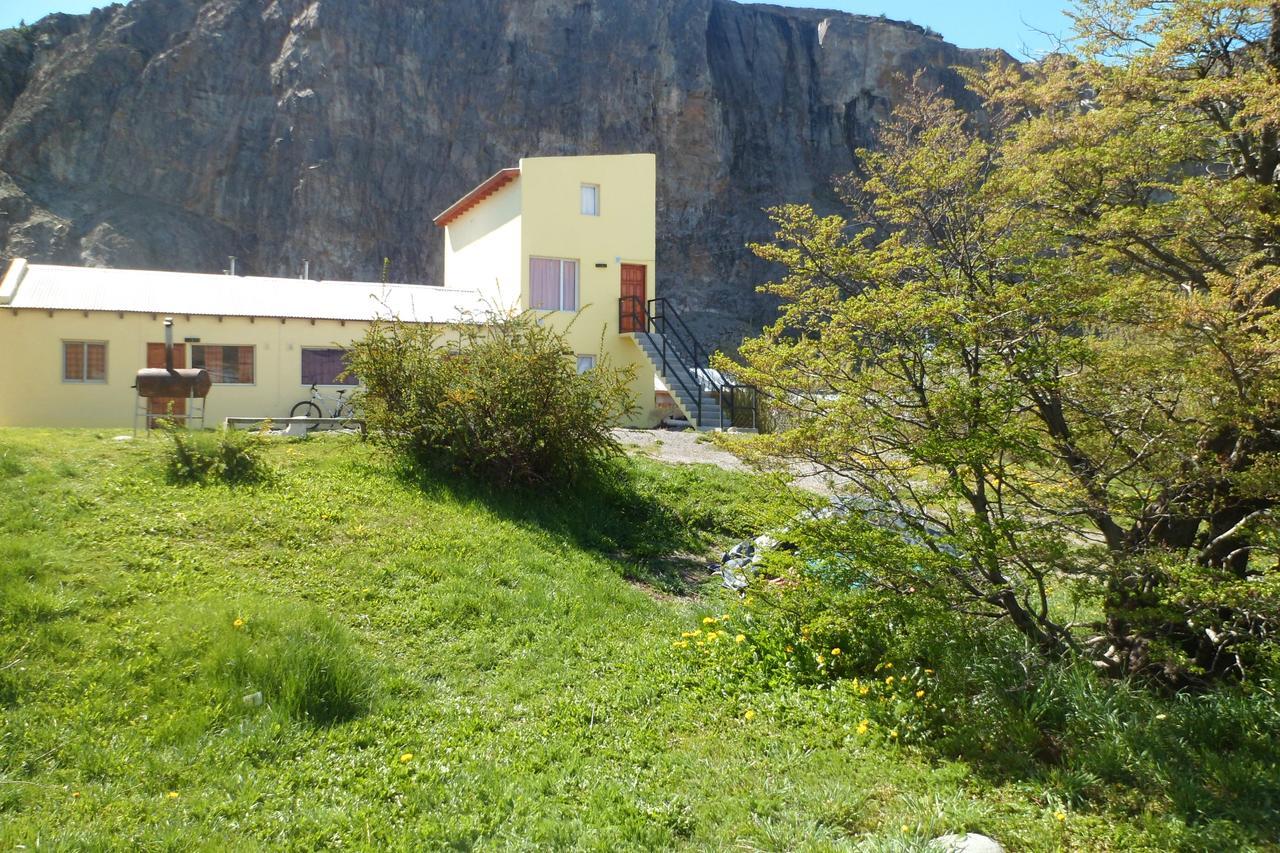 Milenarios Hostel *